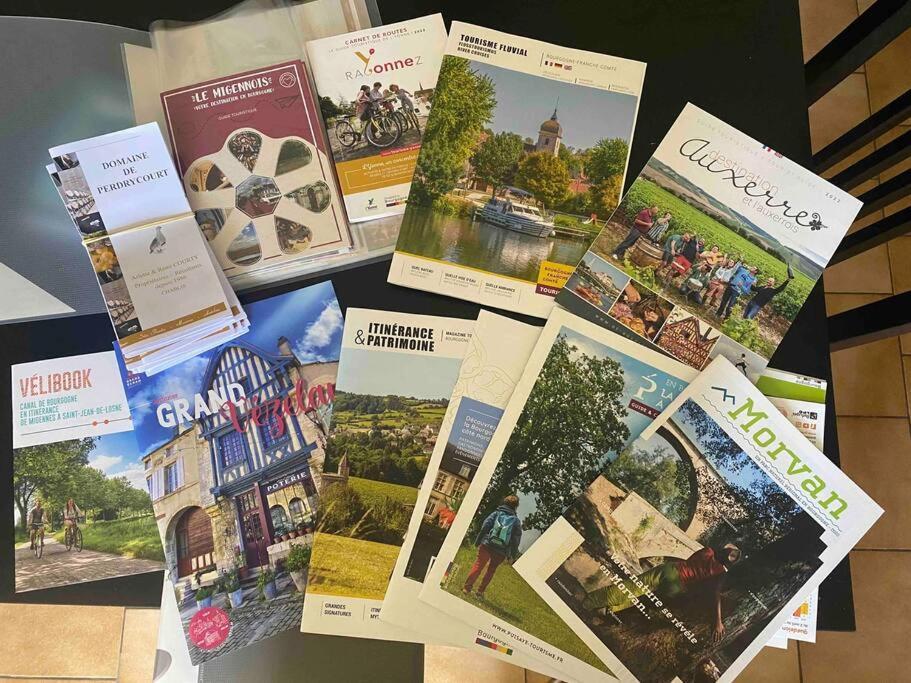 Le Ni' De Jess Villa Migennes Bagian luar foto